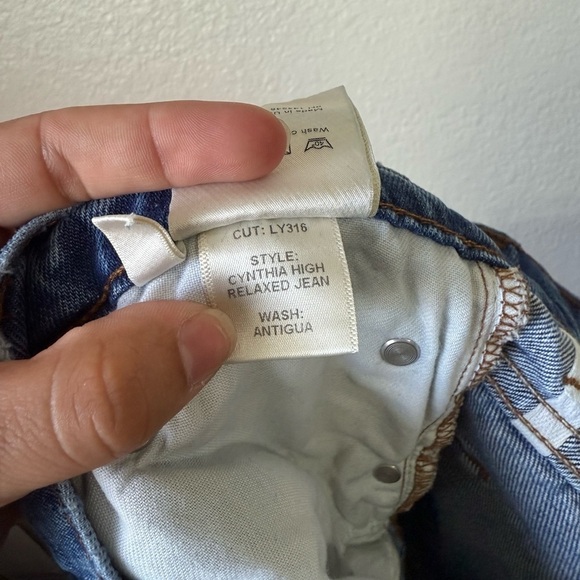 Reformation Cynthia High Relaxed Jean Size 28 - Picture 10 of 10